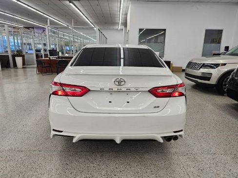Used 2020 Toyota Camry SE image 5