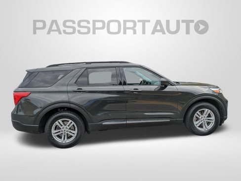 Used 2021 Ford Explorer XLT w/ Equipment Group 202A AWD/4WD image 8