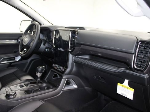 New 2025 Ford Ranger Lariat w/ FX4 Off-Road Package image 25