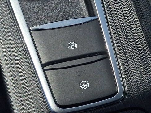 Used 2025 Ford Escape Platinum w/ Premium Technology Package AWD/4WD image 24