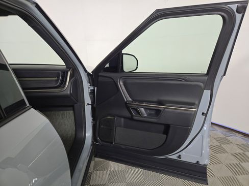 Used 2024 Rivian R1S Adventure AWD/4WD image 18