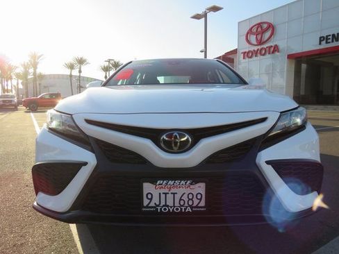 Certified 2022 Toyota Camry SE image 2