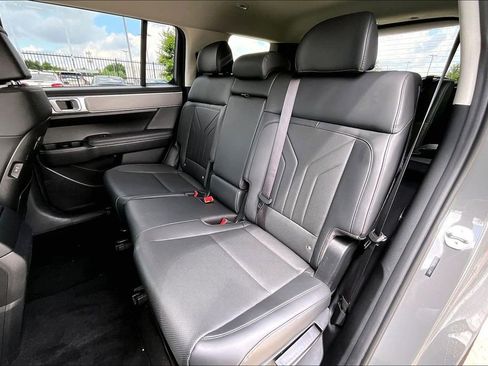Used 2025 Hyundai Santa Fe SEL FWD image 31