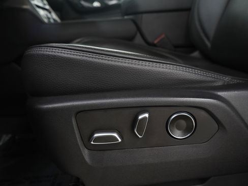 Used 2021 GMC Yukon XL Denali w/ Denali Premium Package image 26