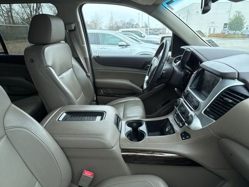 Used 2016 GMC Yukon SLT image 3