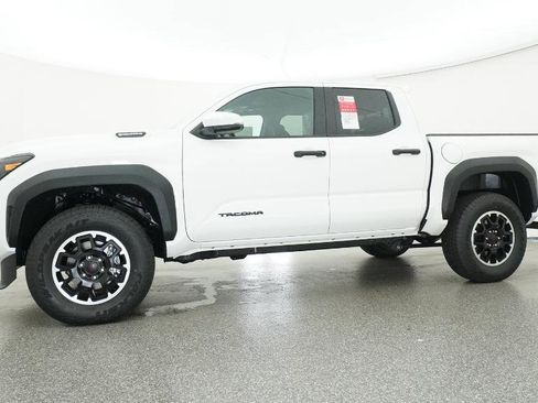 Certified 2025 Toyota Tacoma TRD Off-Road w/ TRD Off Road Upgrade Package image 8