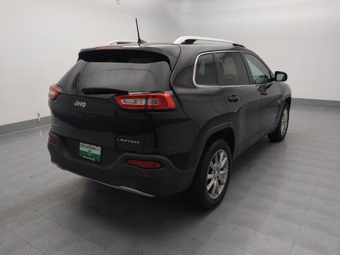 Used 2017 Jeep Cherokee Limited image 9