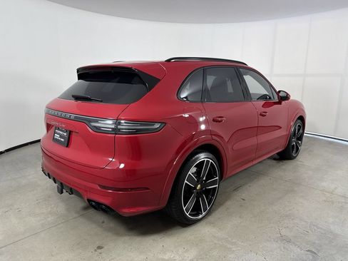 Certified 2023 Porsche Cayenne Turbo AWD/4WD image 7