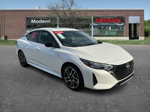 Certified 2024 Nissan Sentra SR w/ SR Premium Package image 5