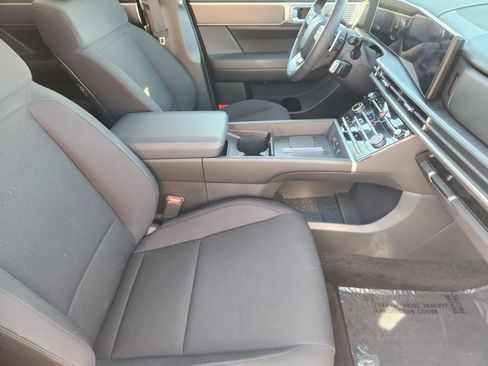Used 2025 Hyundai Santa Fe SE image 13