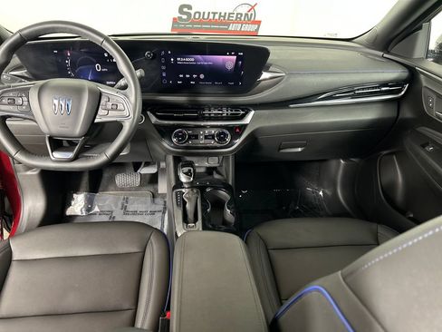 Used 2024 Buick Envista Sport Touring w/ Convenience I Package FWD image 18