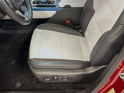 Used 2025 Chevrolet Equinox EV LT w/ Convenience Package FWD image 20