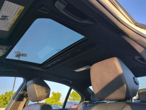 Used 2018 BMW 330i Sedan RWD image 16