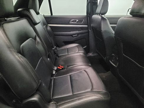 Used 2018 Ford Explorer XLT w/ Equipment Group 202A image 19
