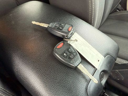 Used 2016 Jeep Wrangler Unlimited Sahara w/ Connectivity Group image 29