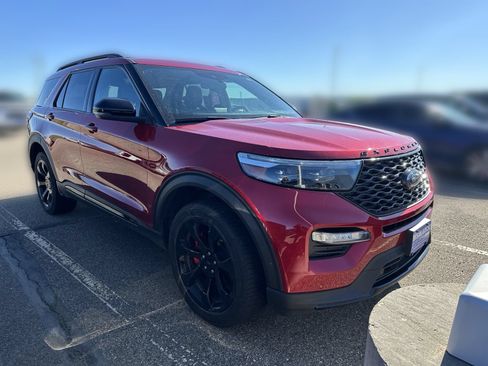 Used 2023 Ford Explorer ST w/ Equipment Group 401A AWD/4WD image 2