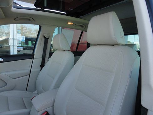 Used 2017 Volkswagen Tiguan Wolfsburg Edition image 12