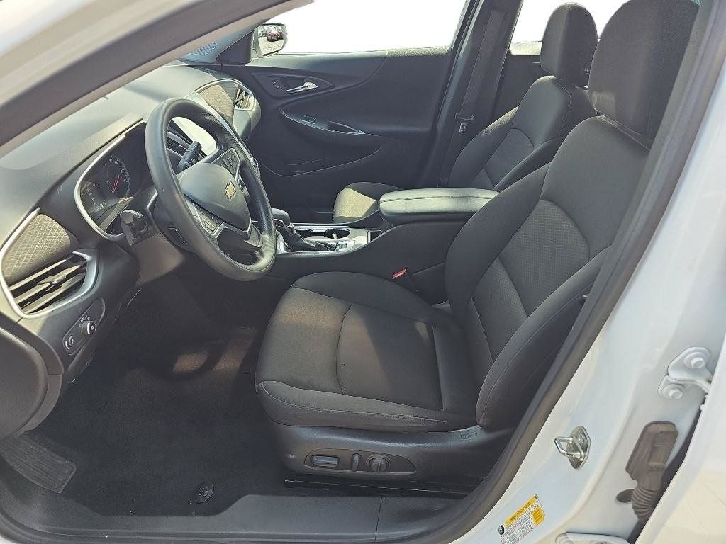 Used 2023 Chevrolet Malibu LT FWD image 13