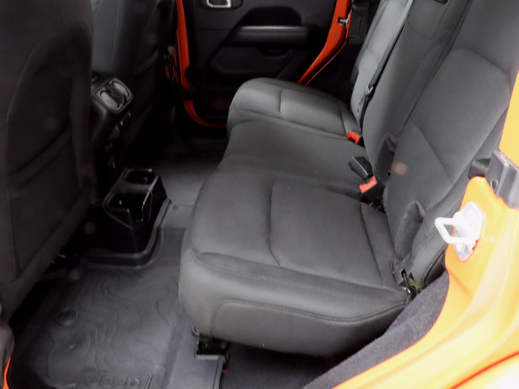 Used 2019 Jeep Wrangler Unlimited Sahara w/ LED Lighting Group AWD/4WD image 24
