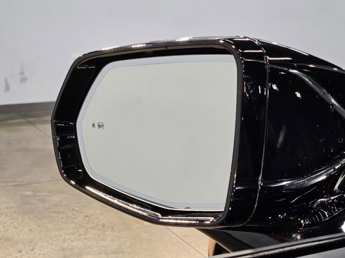 Used 2025 Cadillac XT6 Premium Luxury image 23