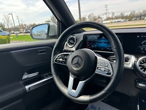 Certified 2022 Mercedes-Benz GLB 250 4MATIC image 31
