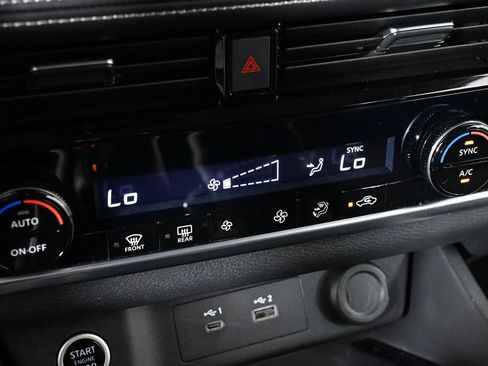 Certified 2022 Nissan Rogue SV AWD/4WD image 16