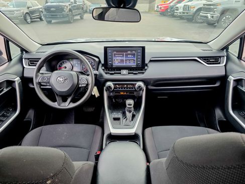 Used 2021 Toyota RAV4 LE image 33
