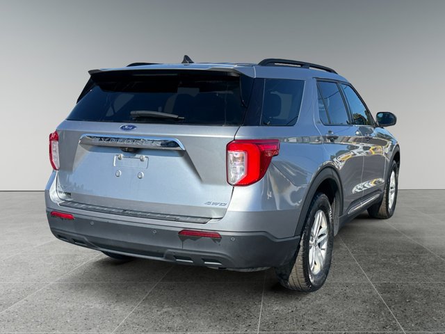 Used 2022 Ford Explorer XLT AWD/4WD image 6