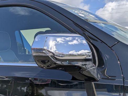 Certified 2025 Chevrolet Suburban Premier AWD/4WD image 11