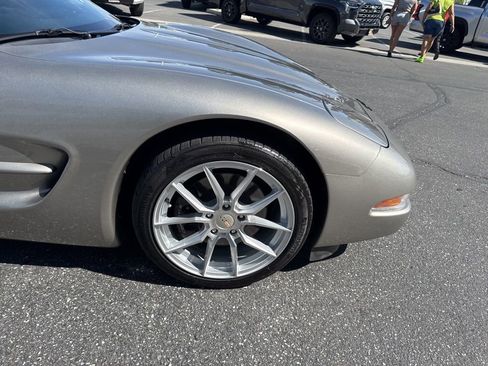 Used 2000 Chevrolet Corvette Coupe w/ Roof Pkg image 15