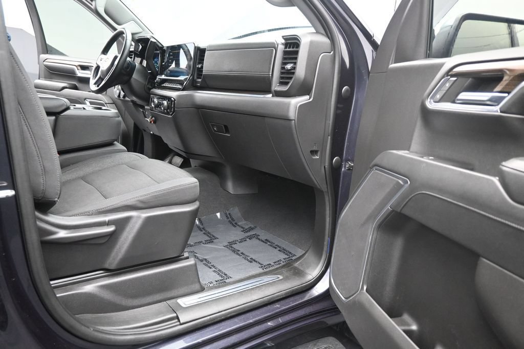 Used 2023 Chevrolet Silverado 1500 LT RWD image 17