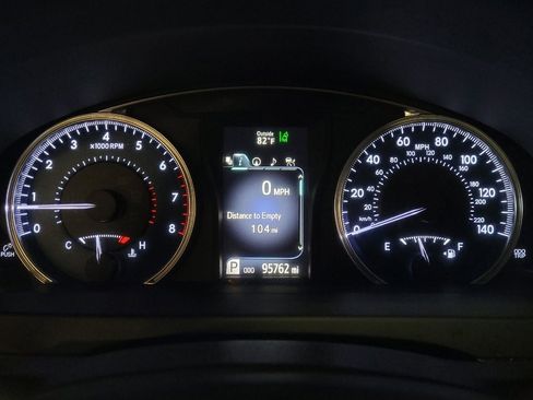 Used 2016 Toyota Camry XLE w/ Moonroof Package image 23