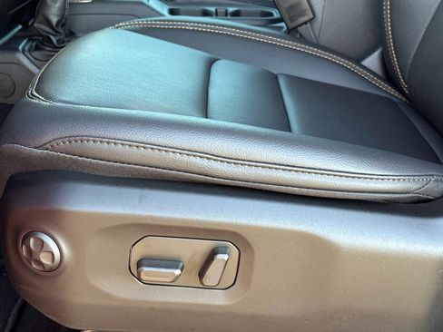 New 2025 Jeep Gladiator Sport image 20