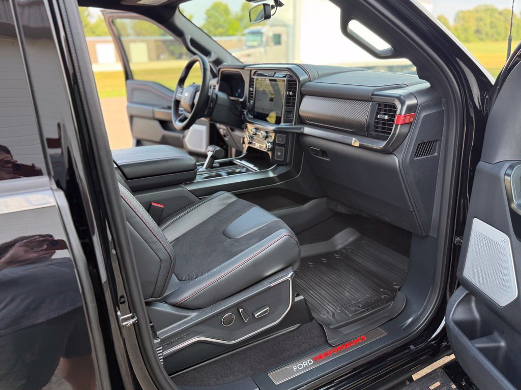 Used 2025 Ford F150 Raptor AWD/4WD image 48