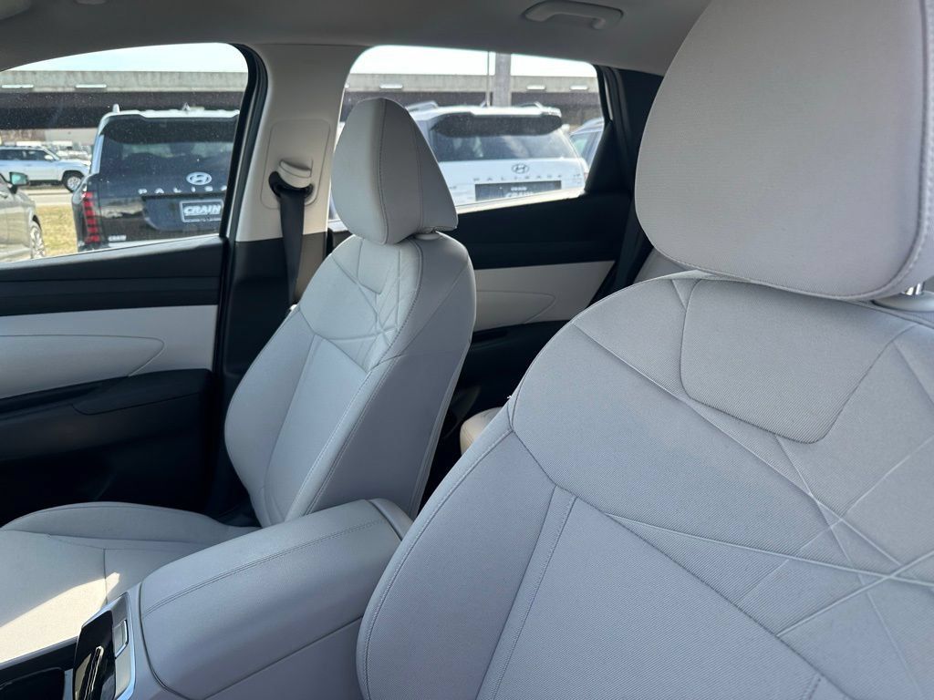New 2025 Hyundai Tucson SE FWD image 23