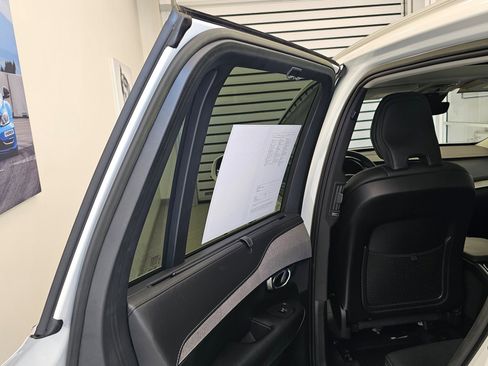 Certified 2022 Volvo XC90 T6 Inscription w/ Climate Package image 20