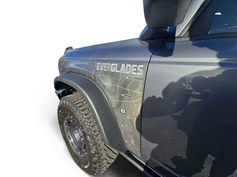 Used 2023 Ford Bronco Everglades image 23