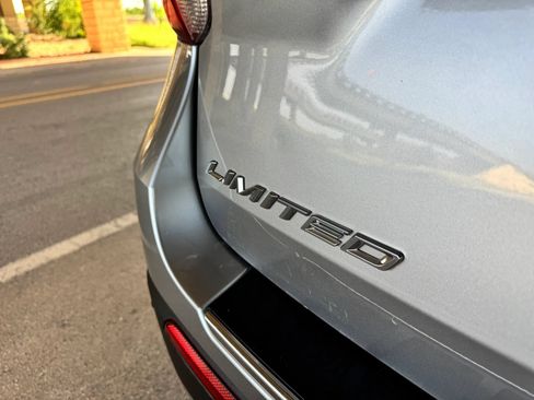 Used 2020 Ford Explorer Limited RWD image 21
