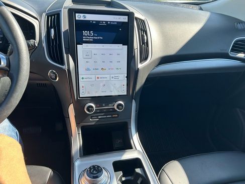 Used 2022 Ford Edge SEL w/ Convenience Package image 28