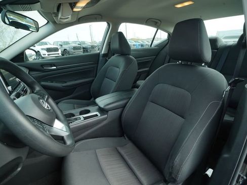 Used 2025 Nissan Altima 2.5 SV image 35