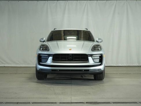 Certified 2024 Porsche Macan image 10