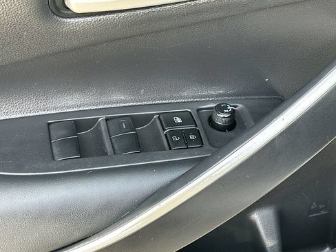Used 2024 Toyota Corolla SE FWD image 17