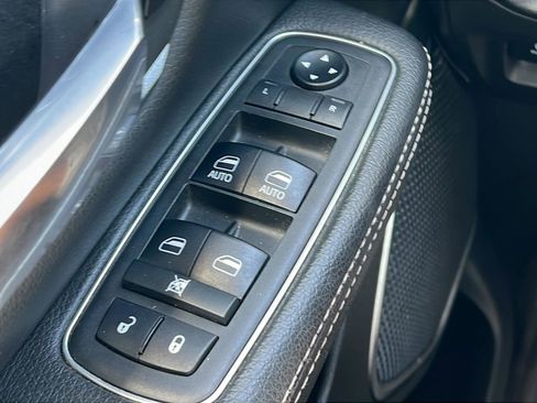 Used 2019 RAM 1500 Laramie RWD image 18
