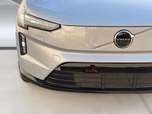 New 2025 Volvo EX90 Ultra image 11