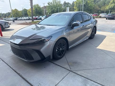 Used 2026 Toyota Camry SE FWD image 2