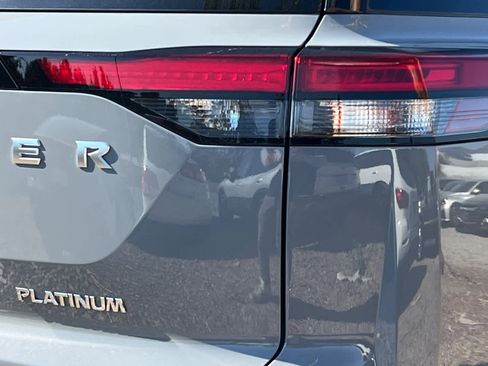 New 2025 Nissan Pathfinder Platinum image 34