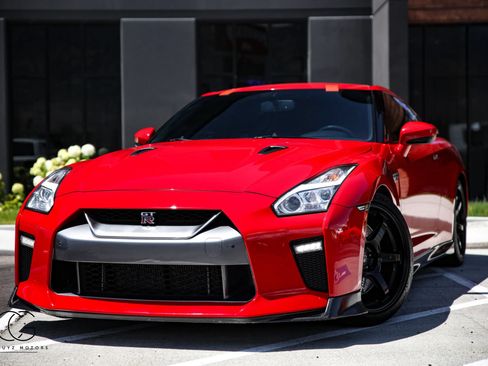 Used 2019 Nissan GT-R Track Edition AWD/4WD image 2