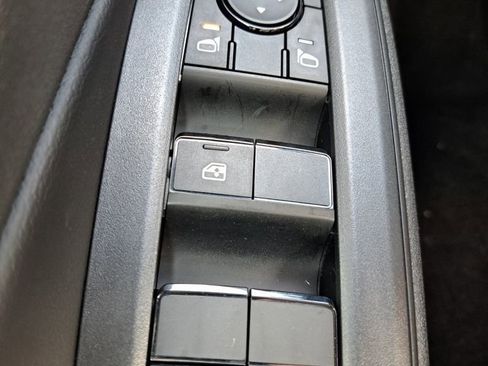 Used 2026 Nissan Sentra SV w/ SV Convenience Package FWD image 17