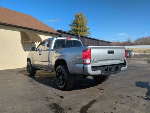 Used 2016 Toyota Tacoma SR w/ SR Convenience Package image 7