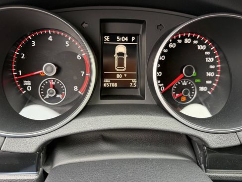 Used 2012 Volkswagen Golf 4-Door FWD image 9